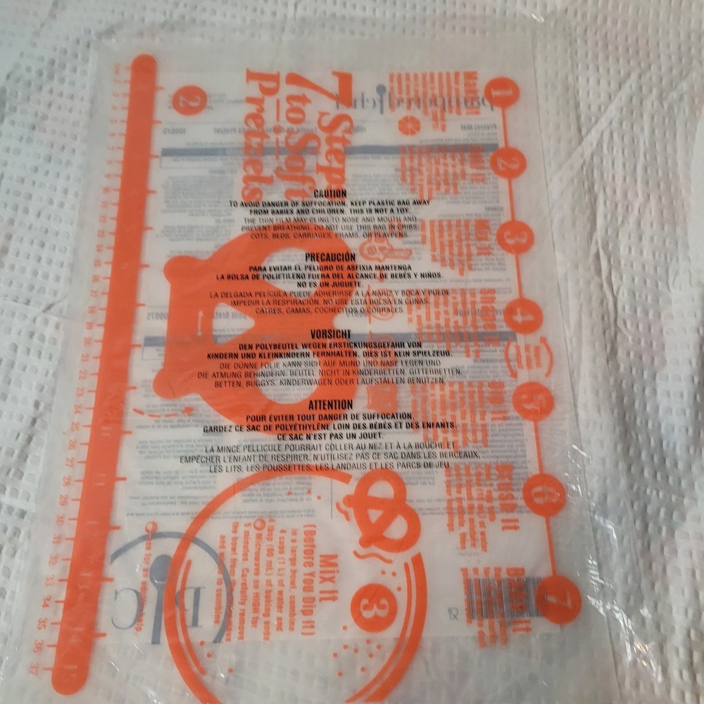 Pampered Chef Pretzel Mat 100075 Non-Slip Dough Rolling Guide Soft Pretzel Tool